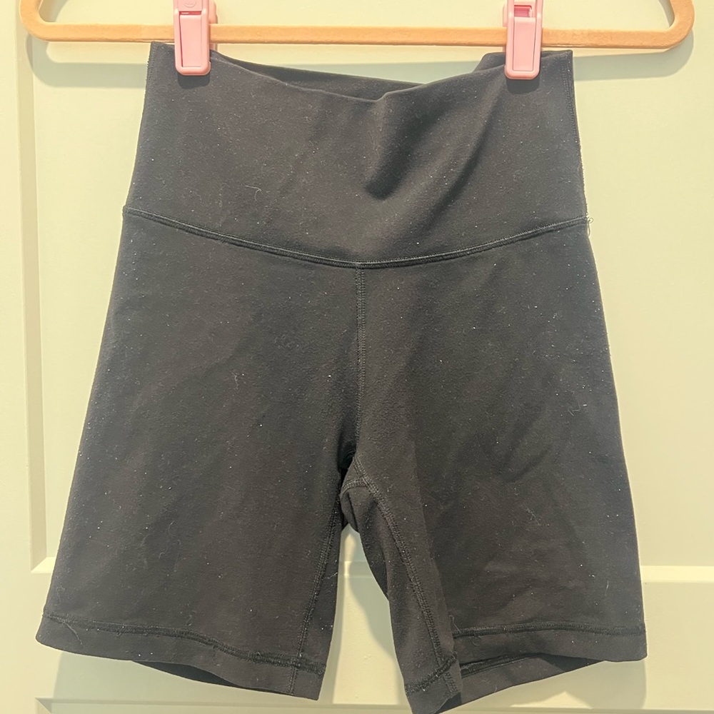 Aritzia TNA black biker shorts 6in inseam